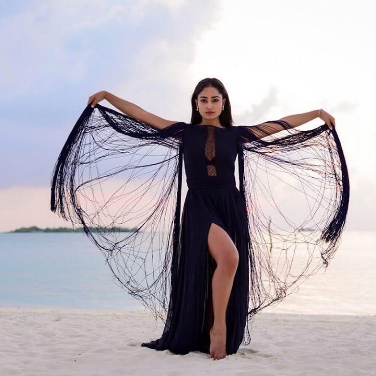 10+ Stunning Photos Of Tridha Choudhury, The Aashram Web series Actress 23 Tridha Choudhury hot pic
