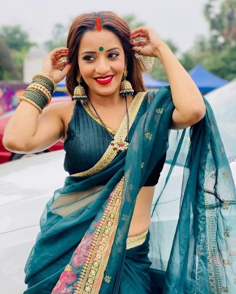 Bhojpuri Actress Antara Biswas (Monalisa) Beautiful Photos in Saari 13 fb img 1608559288592254907909947734474