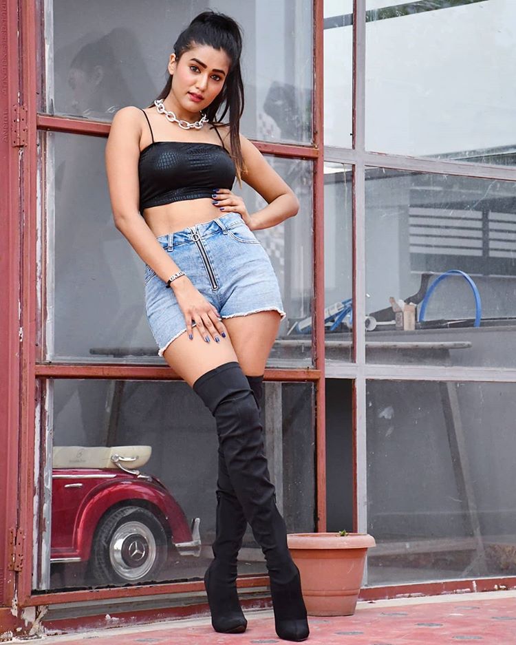 Content Creator Garima Chaurasia Hot Sexy Photos Gallery- TikTok Star 42 Garima Chaurasia 33