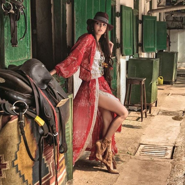 40+ Anushka Sharma Hot, Rare, Sexy & Unseen Photos Collection- Rare Combination 26 tumblr o6rrjjEp4l1uji112o1 1280