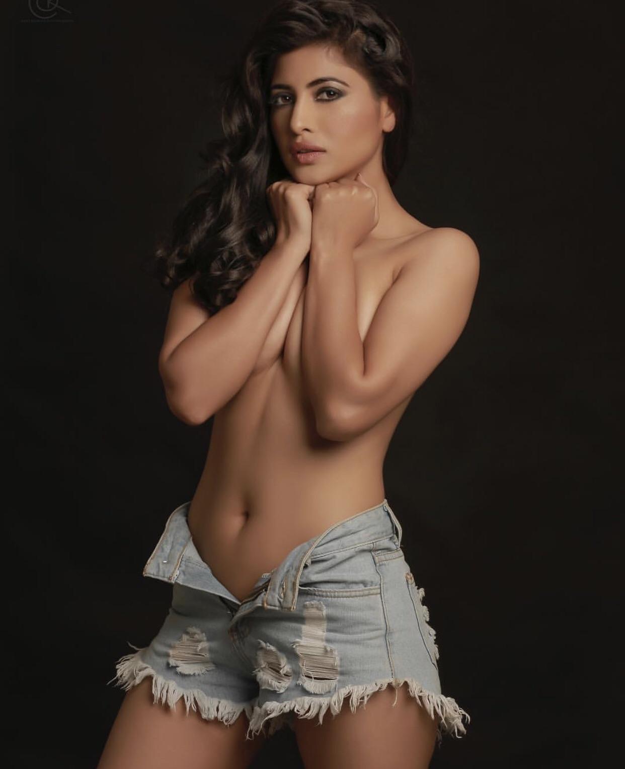 20+ Hot Photos Of Ullu App Actress Poonam Rajput 21 Actress Poonam Rajput Hot Photos 012
