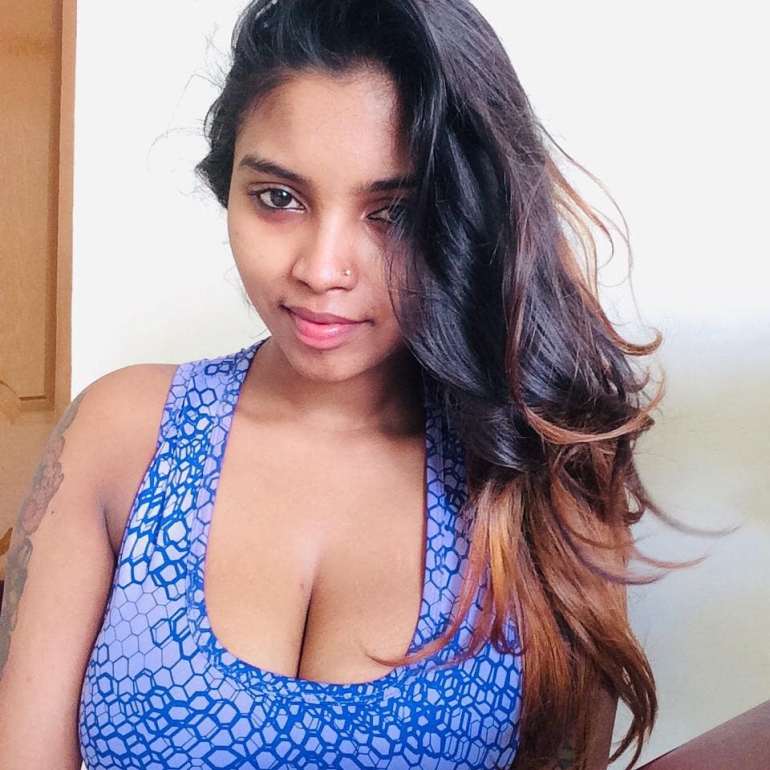40+ VIDEO CREATOR MODEL LUCKY ELAKKIYA HOT BOLD PHOTOS 12 Elakkiya 4 1
