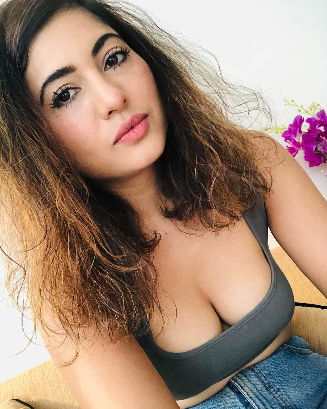 15+ Poonam Rajput Hot Selfie Pics- Actress from Mirzapur and Dance Bar Ullu App 26 Poonam Rajput