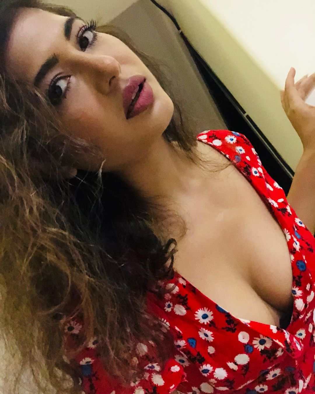 15+ Poonam Rajput Hot Selfie Pics- Actress from Mirzapur and Dance Bar Ullu App 23 Poonam Rajput bold