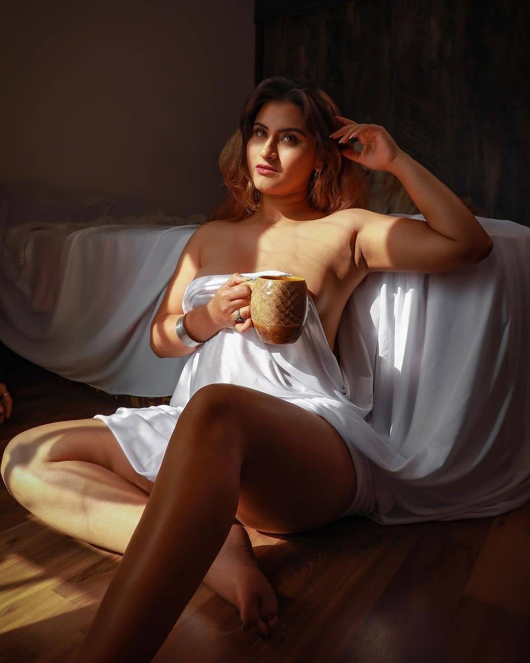 30+ Glamorous Spicy Hot Bold Celebs, Instagram Models Photos 32 glamorous celebs 161606100311