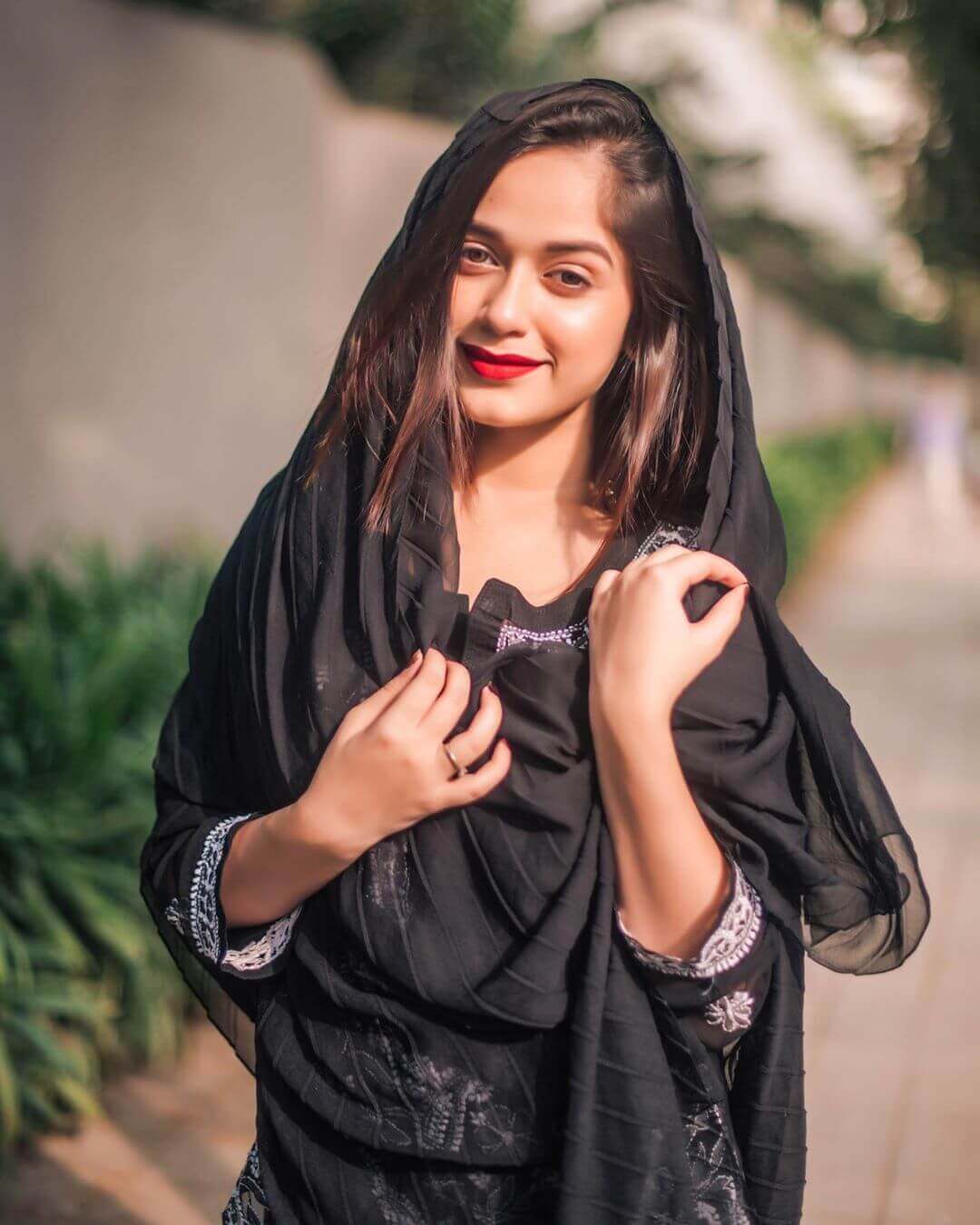 Jannat Zubair Rahmani Beautiful Latest HD Photos 15 jannat zubair in black dress