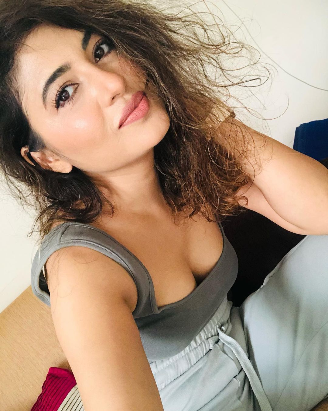 15+ Poonam Rajput Hot Selfie Pics- Actress from Mirzapur and Dance Bar Ullu App 10 poonamrajputofficial 192844314 983673759041482 2999750238963044011 n