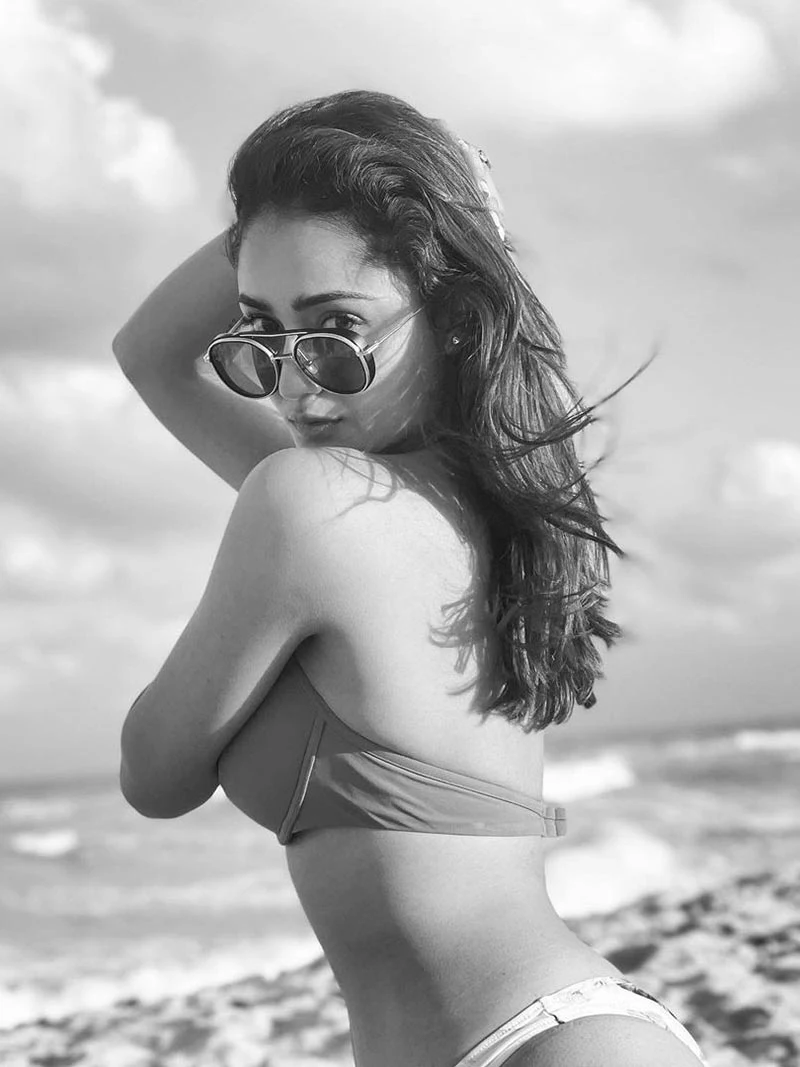 Web Series Actress Tridha Choudhury's latest bikini photo goes viral - see now 12 tridha choudhury bikini hot actress aashram 2