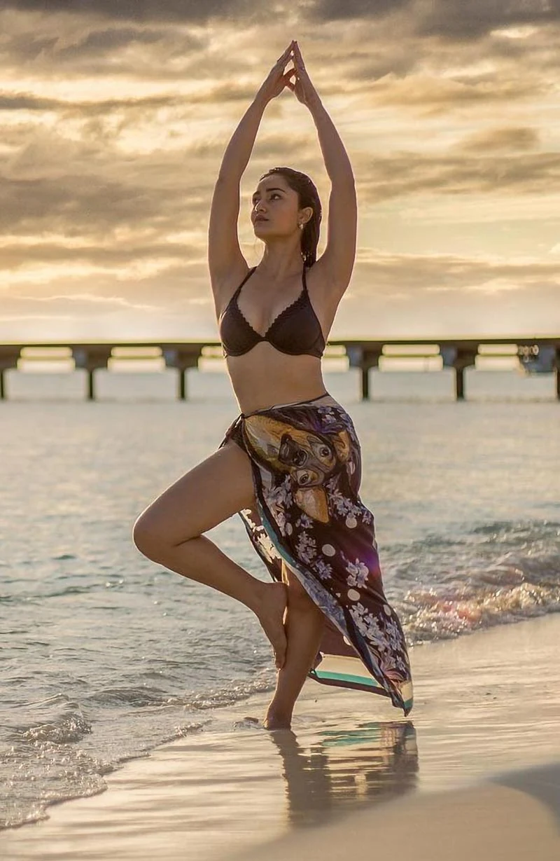Web Series Actress Tridha Choudhury's latest bikini photo goes viral - see now 10 tridha choudhury bikini hot actress aashram 3