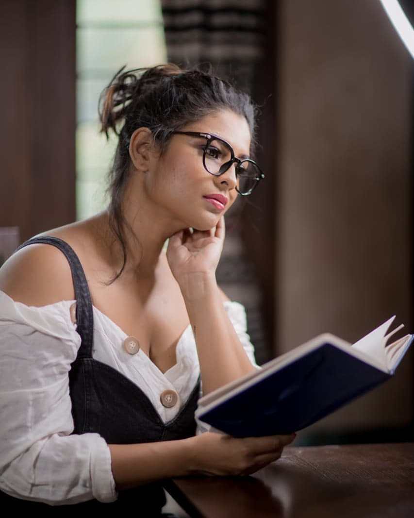15+ Hot Photos Of VJ Maheswari Chanakyan, Tamil Actress & TV Host 24 VJ Maheswari Chanakyan Tamil TV Actress 002
