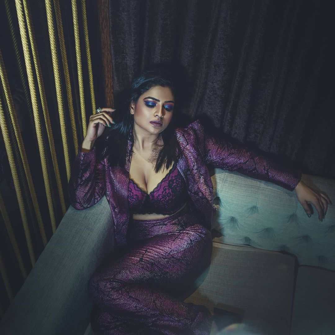 15+ Hot Photos Of VJ Maheswari Chanakyan, Tamil Actress & TV Host 12 VJ Maheswari Chanakyan Tamil TV Actress 008