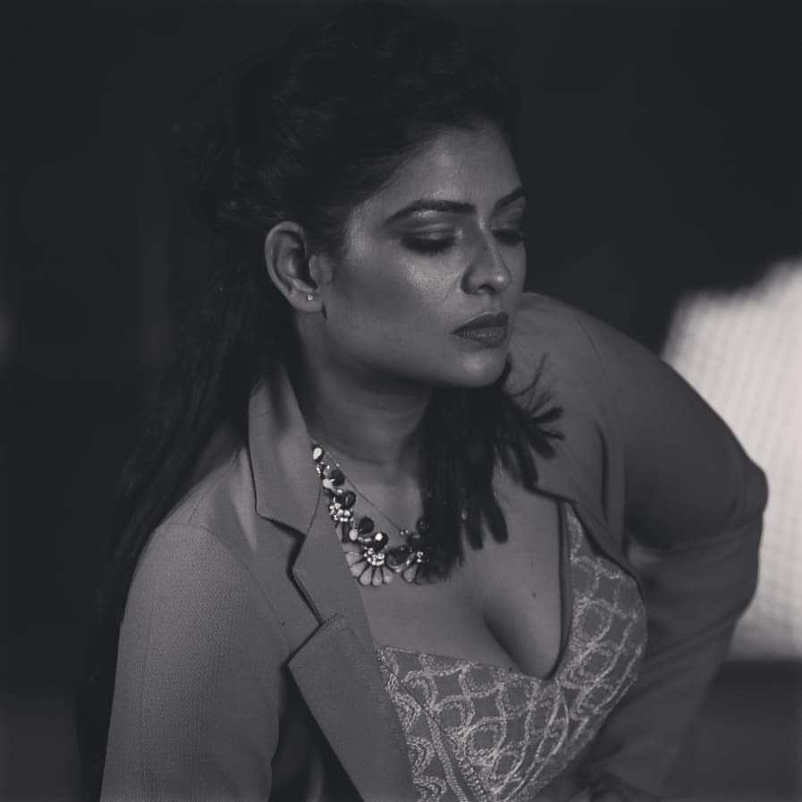 15+ Hot Photos Of VJ Maheswari Chanakyan, Tamil Actress & TV Host 17 VJ Maheswari Chanakyan Tamil TV Actress 010