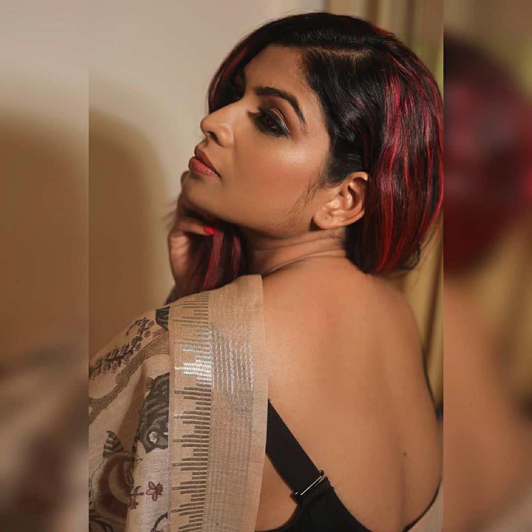 15+ Hot Photos Of VJ Maheswari Chanakyan, Tamil Actress & TV Host 18 VJ Maheswari Chanakyan Tamil TV Actress 011