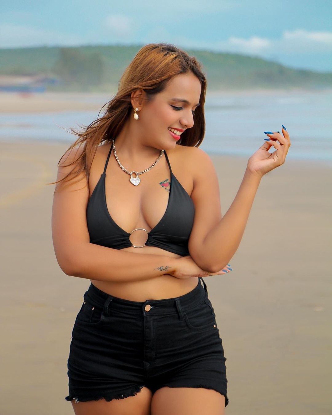 Shreyal Pandey MyGlamGirl Hot Sensational Latest HD Photos 18 shreyalpandey 240769889 220864376649836 7754915502338896891 n