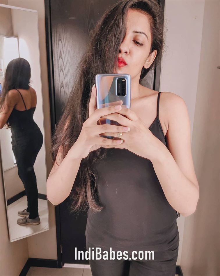 50+ Bengali Beauty Shiwani Shaw Hot Bold Photos- Navel, Backless Images 26 sadyeworld 212070678 543765446649720 1921024447925724573 n