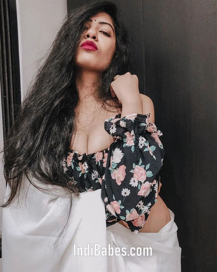50+ Bengali Beauty Shiwani Shaw Hot Bold Photos- Navel, Backless Images 40 sadyeworld 242074080 917693865621088 3071391837024430203 n