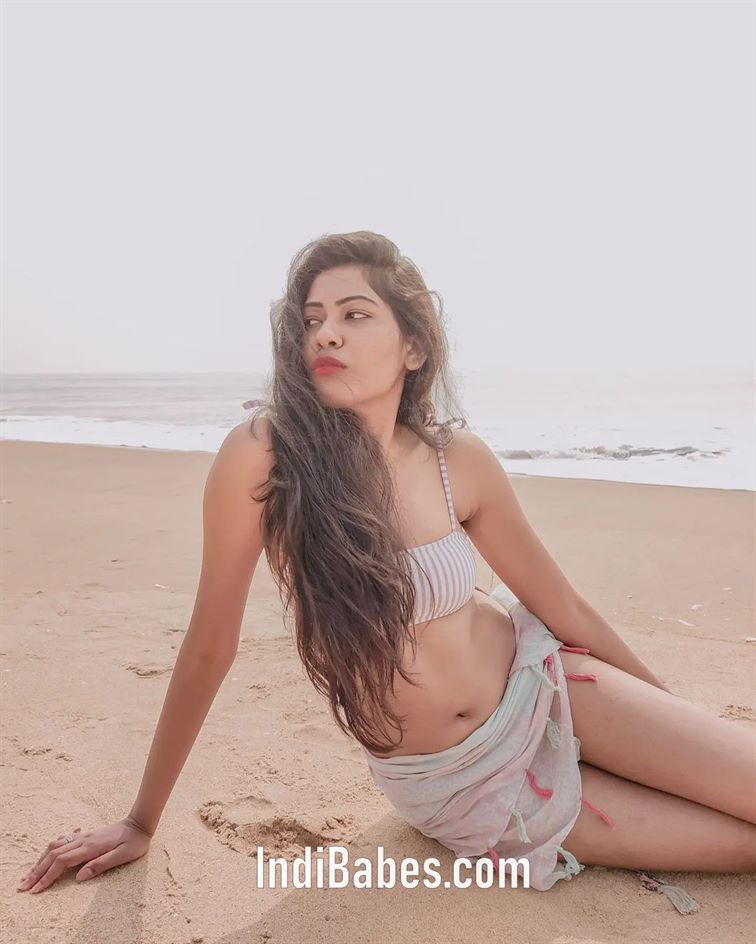 50+ Bengali Beauty Shiwani Shaw Hot Bold Photos- Navel, Backless Images 47 sadyeworld 243578742 1267128657081735 1997435892439315671 n.webp