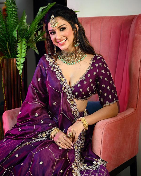 Esshanya Maheshwari Hot Photos in cleavage-baring purple Indian outfit 18 esshanya maheshwari cleavage indian outfit 10