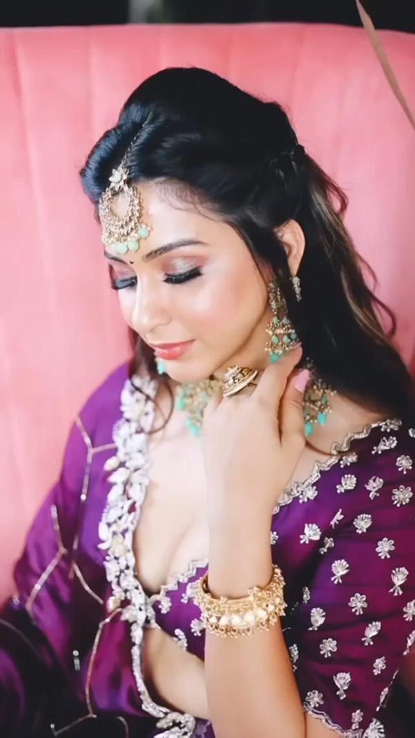 Esshanya Maheshwari Hot Photos in cleavage-baring purple Indian outfit 13 esshanya maheshwari cleavage indian outfit 5