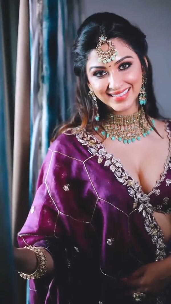Esshanya Maheshwari Hot Photos in cleavage-baring purple Indian outfit 15 esshanya maheshwari cleavage indian outfit 7