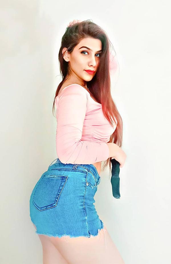 45+ Joshna Pasrija Hot Photos- Delhi Model & Actress from Kanjarpur web series (Cineprime) 49 joshna pasrija curvy body hot actress kanjarpur 42