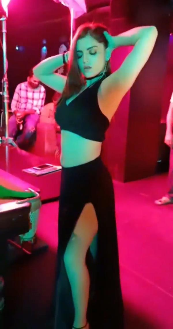 50+ Sarika Raghwa Hot Photos- TV & Ullu App Actress 59 sarika raghwa sexy legs hot actress 2