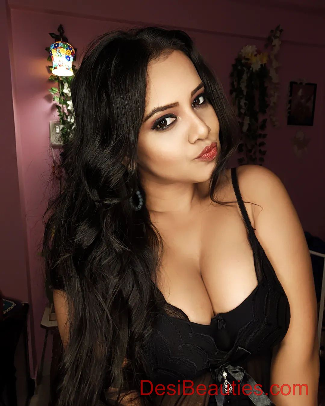 Palang Tod Ullu App Actress Priya Gamre Hot Photos in Black Bra 17 Priya Gamre ullu actress 17