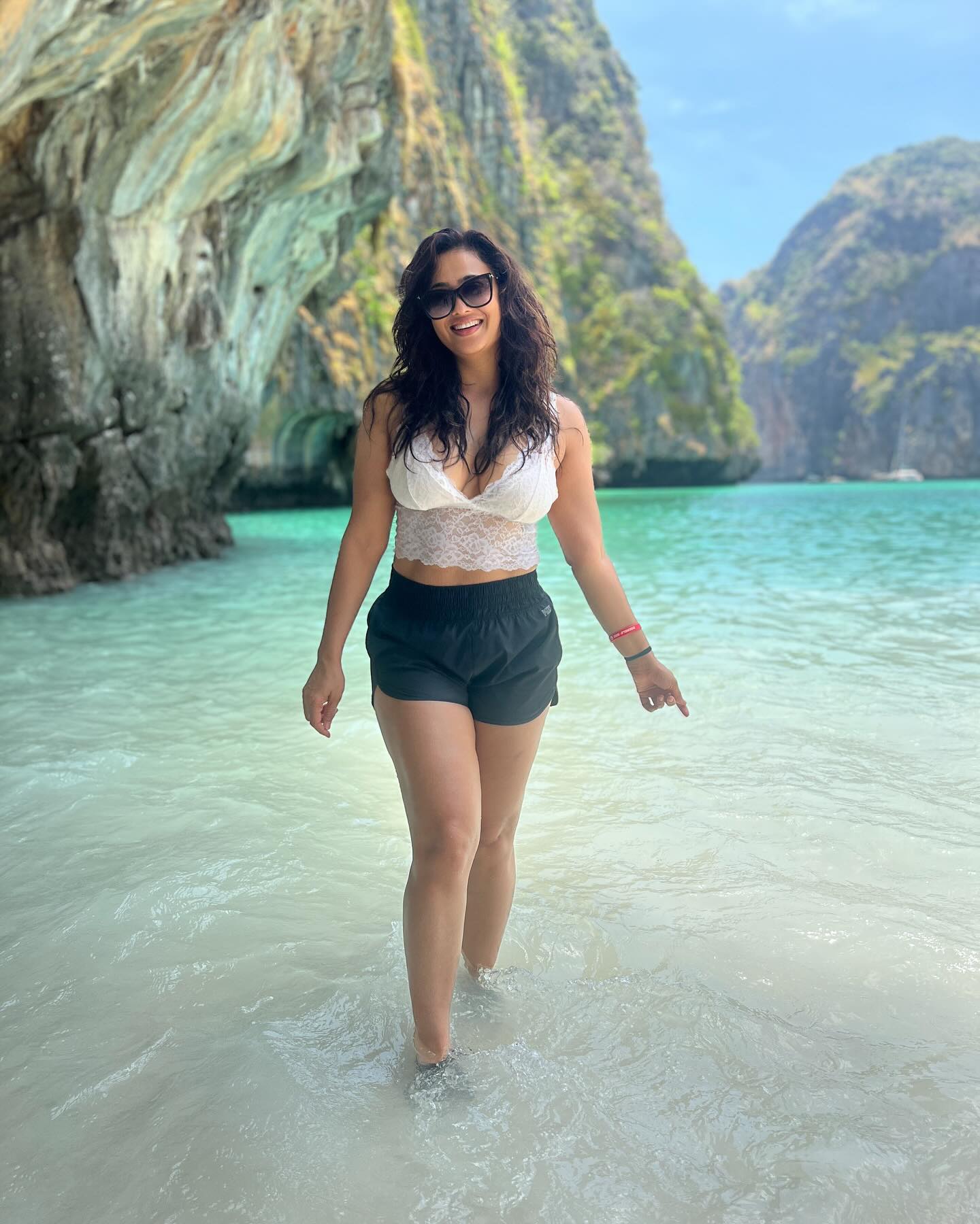Indian TV Actress Sweta Tiwari Shows her hotness in Bikini 12 441540015 331476713287248 4170562320905767823 n