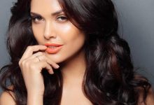 Esha Gupta Seducing Pic