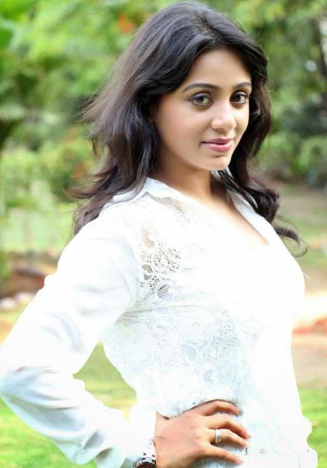 Eden-Kuriakose-Hot-Photoshoot-Photos-Gallery (12)