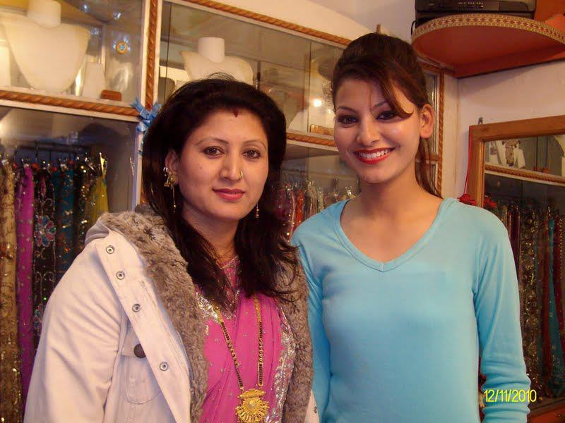 Urvashi Rautela family pics 3