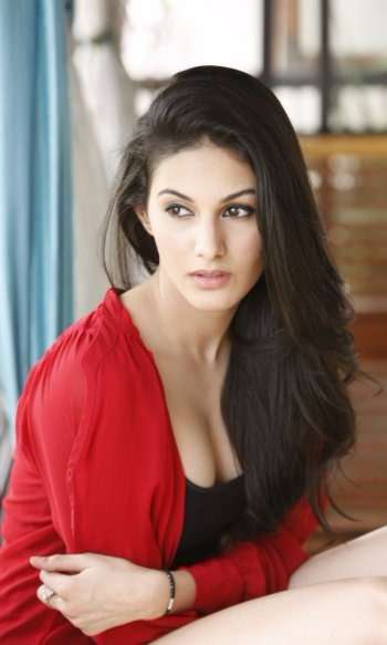 Amyra Dastur Latest Hot Unseen B 11