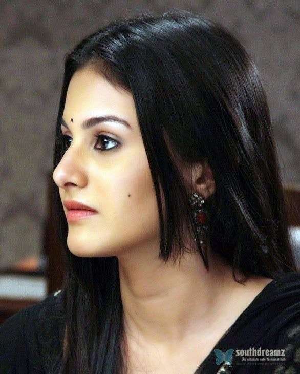 Amyra Dastur Latest Hot Unseen B 4