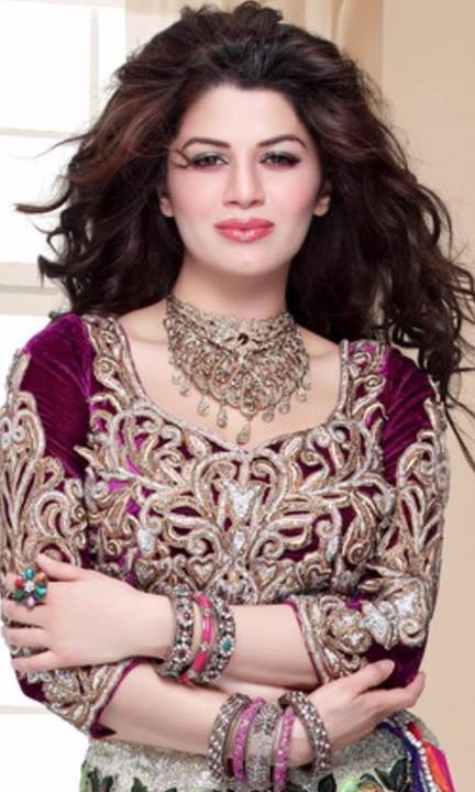 Kainaat Arora cute