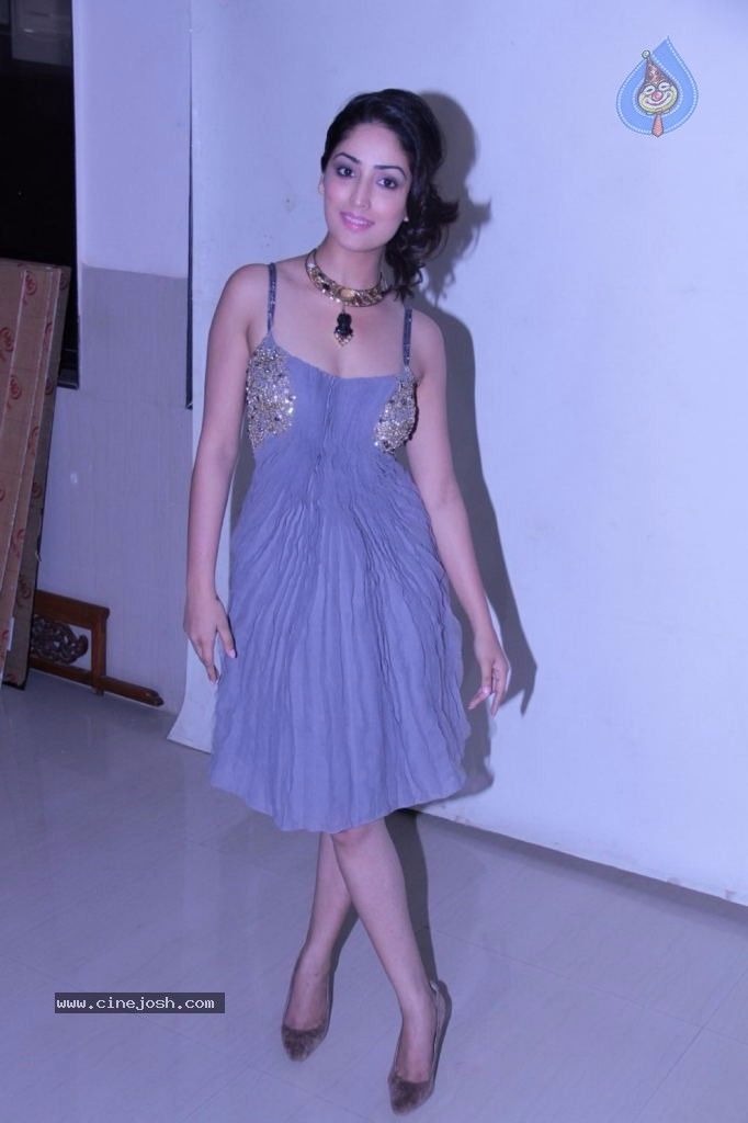 Yami Gautam New Hot Unseen Pictu 10