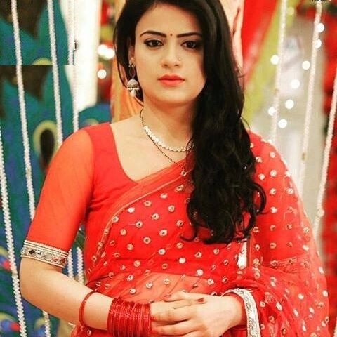 Beautuful radhika madan in saree