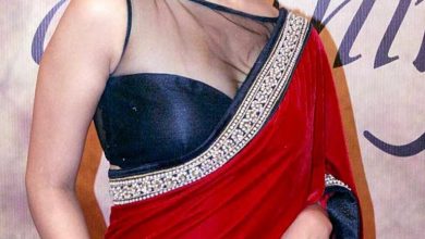 Divyanka Tripathi hot clevage 76