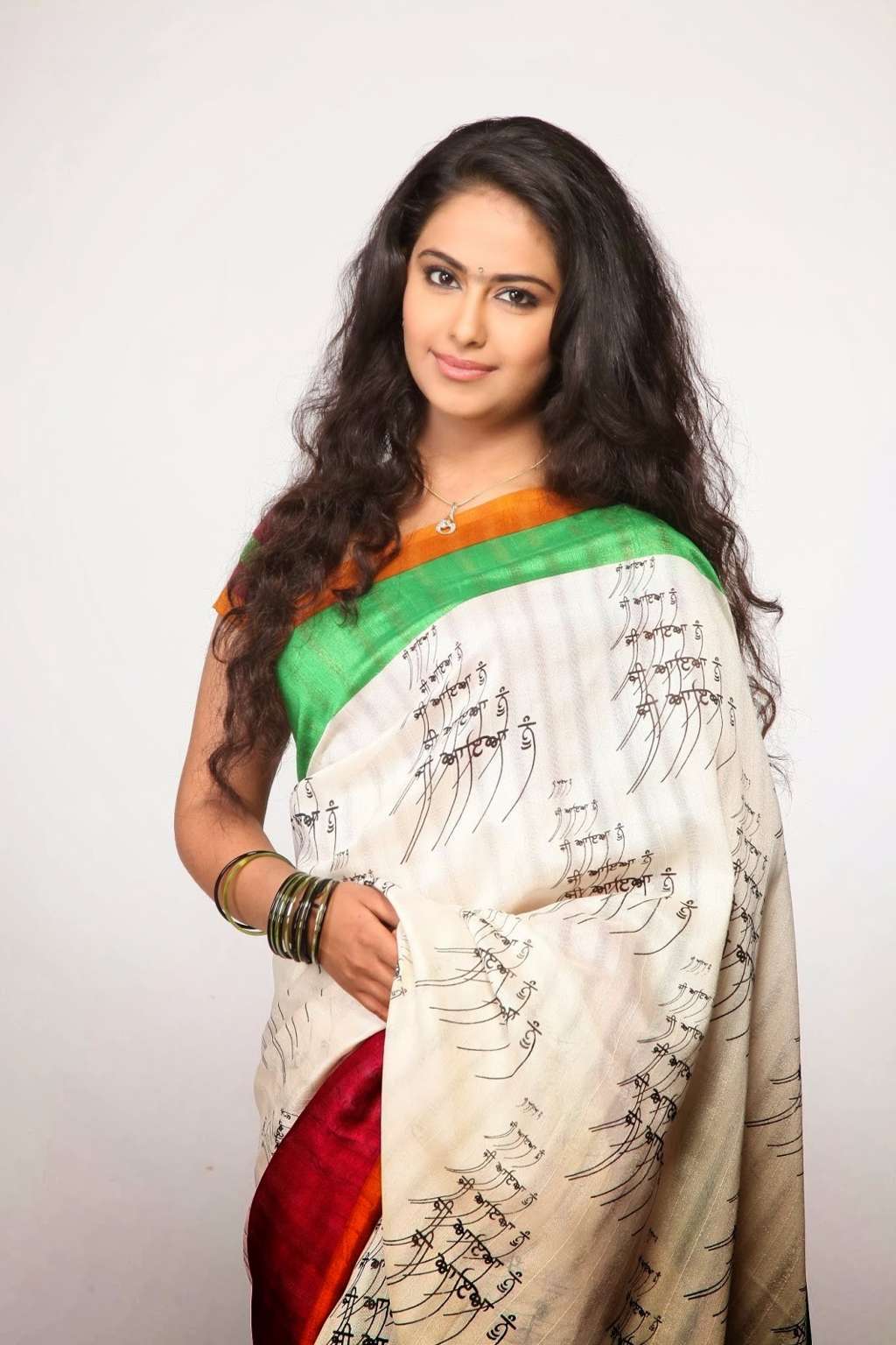 avika gor hot in saree