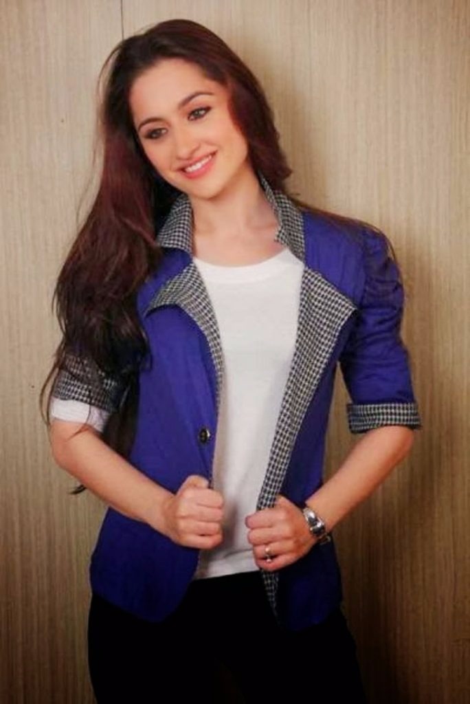 sanjeeda sheikh photo in blue ja