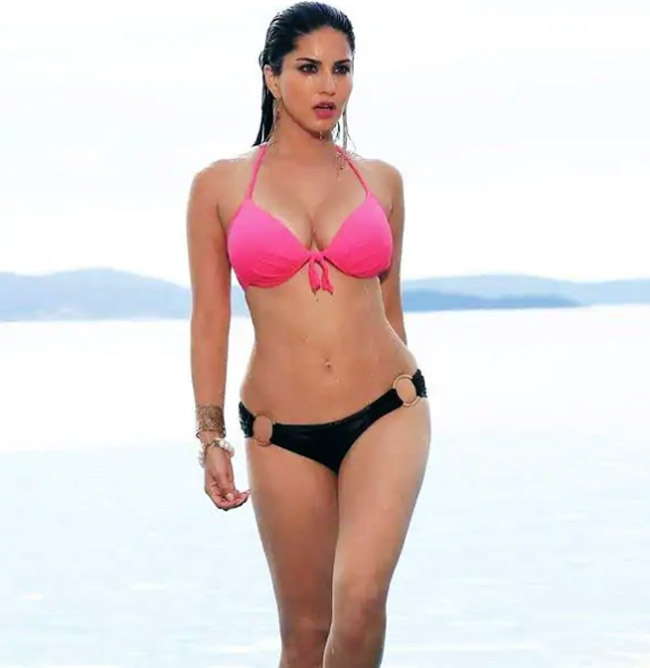 sunny leone bikini photo