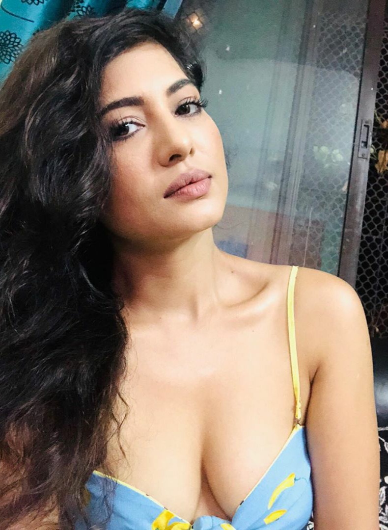 Poonam Rajput cleavage 