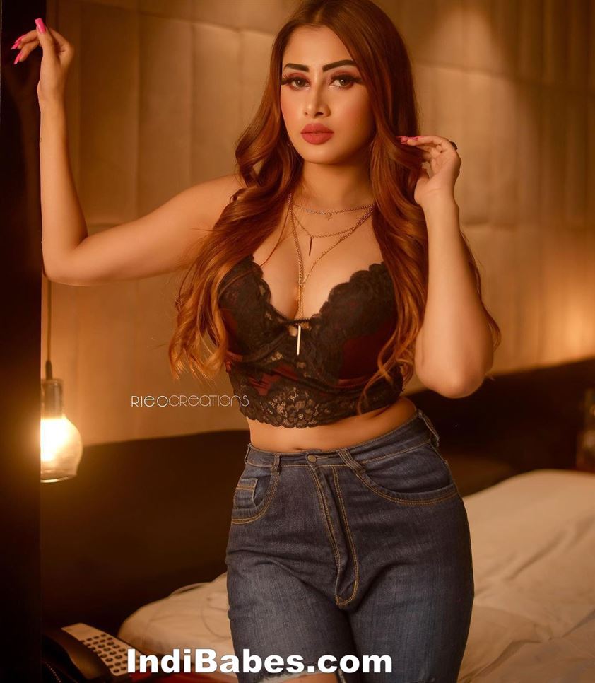 Bengali Beauty Jiya Roy Hot 03