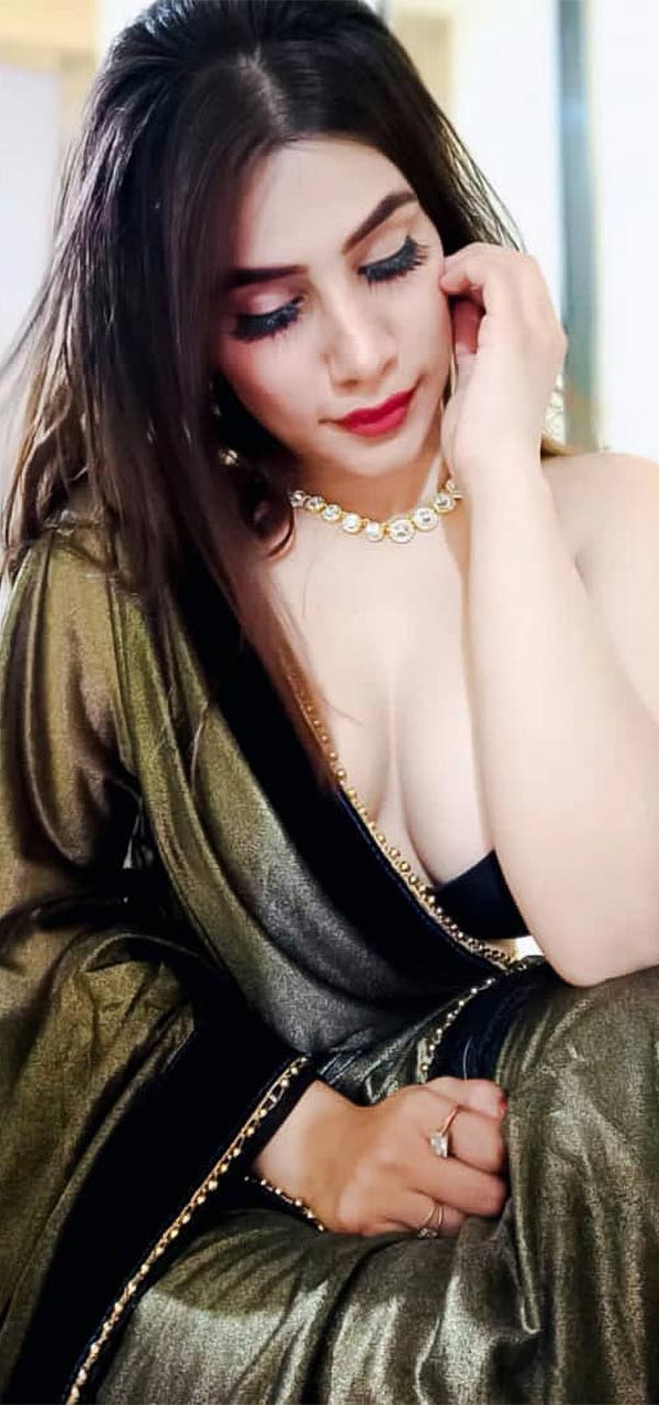 joshna pasrija cleavage hot actress kanjarpur 42