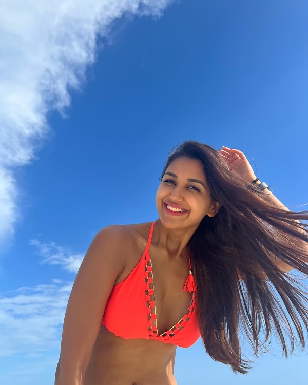 nikita dutta red bikini sexy body cleavage 282 29